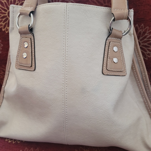 Nine & Co Tan Bag - Picture 2 of 8